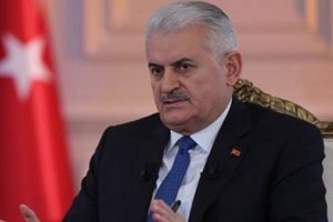 Başbakan sanat&ccedil;ılarla bir araya geldi