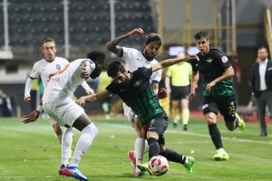 Medipol Başakşehir, kupada yarı finale &ccedil;ıktı