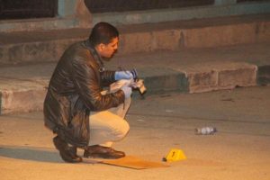 Şanlıurfa'da iki ailenin &ccedil;ocuk kavgası: 2'si polis, 6 yaralı