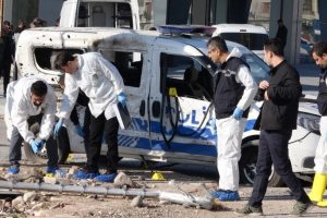 Mersin'deki polise saldırıya 17 g&ouml;zaltı