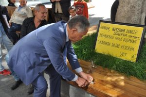 'S&uuml;per Vatandaş'tan CHP'li vekile 'dil kesmeli' tepki