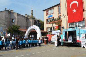 Bursa'da &ouml;ğrencilere Ağız ve Diş Sağlığı Seti dağıtıldı