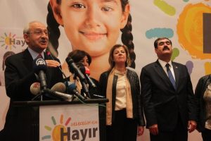 Kılı&ccedil;daroğlu kadınlarla bir araya geldi