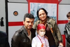 Sofuoğlu'ndan l&ouml;semili &ccedil;ocuklara destek