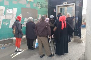 Pes dedirten g&ouml;r&uuml;nt&uuml;ler! Halbuki engelliler ve yaşlıların kullanımı i&ccedil;indi