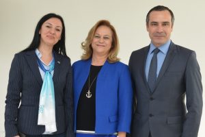 Bursa'da Halk Evi Sergi Salonu'nda "D&uuml;nya Sanat G&uuml;n&uuml;" sergisi