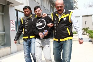 Bursa'da &ccedil;ifte cinayetin zanlısı adliyeye sevk edildi