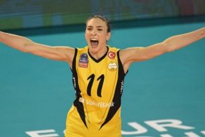 Naz Aydemir rekoru kırdı!