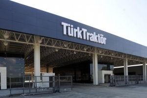 T&uuml;rkTrakt&ouml;r'&uuml;n "Filizlerin Mucizeleri Projesi" Bursa'da &ouml;ğrencilerle buluştu