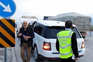 Cipine &ccedil;arpan s&uuml;r&uuml;c&uuml;y&uuml; 25 kilometre takip edip yakalattı