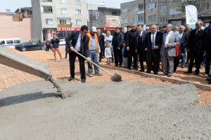 Bursa'da Bahar Mahallesi'ne 'Bahar Meydanı'