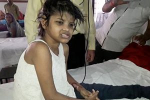 Hindistan'da maymunlarla yaşayan bir kız &ccedil;ocuğu bulundu