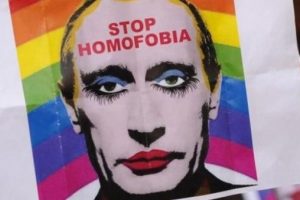 Putin'i 'eşcinsel palya&ccedil;o' olarak g&ouml;steren fotoğraf yasak listesinde