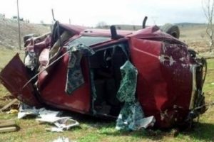 Cenaze yolunda kaza: 1 &ouml;l&uuml;, 2 yaralı