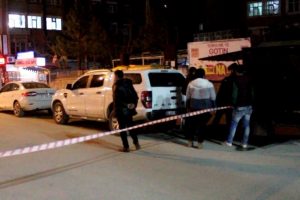 Ş&uuml;pheli &ccedil;anta polisi alarma ge&ccedil;irdi