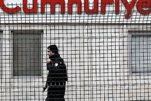 Cumhuriyet gazetesinde bir kişi daha g&ouml;zaltında