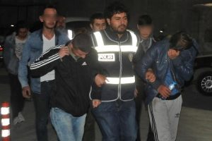 Afganları kavga ettikleri Suriyeliler zannedip bı&ccedil;aklamışlar
