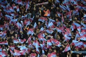 Trabzonspor-Beşiktaş ma&ccedil;ının biletleri t&uuml;kendi