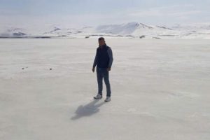 Baraj g&ouml;leti nisan ayında buz tuttu
