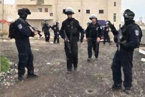 İşgal Mahkemesi Filistinli iki &ccedil;ocuğa ev hapsi verdi