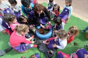&Ccedil;ocukların eskiyen &ccedil;izmeleri '&ccedil;i&ccedil;eklendi'