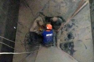 İş&ccedil;iler tutkal kazanına d&uuml;şt&uuml;