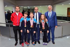 Bursa Yıldırım'ın 'altın' &ccedil;ocuklarına &ouml;d&uuml;l
