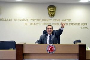 MHP'li Koltuk, partisi ve belediye meclis &uuml;yeliğinden istifa etti