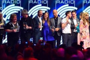'Radio Regenbogen Award 2017' m&uuml;zik &ouml;d&uuml;lleri verildi
