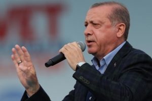 Erdoğan: Haydi gel kimi denize d&ouml;k&uuml;yorsun g&ouml;relim