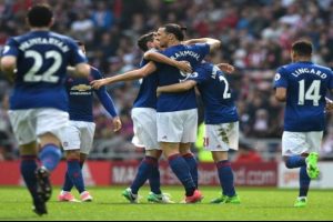Manchester United 3 golle kazandı