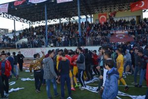 Yeşil saha yine karıştı