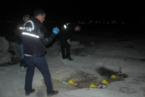 Nasıl yanacağını merak etti, kendini ateşe verdi