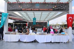 Bursa Nil&uuml;fer'deki kadın derneklerinden kermes
