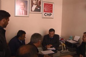 Bakan Yılmaz CHP İl&ccedil;e Başkanlığını ziyaret ederek 'Evet'i anlattı