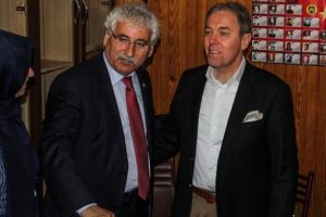 CHP'li vekil Ak Partili milletvekilini muhtar sandı!