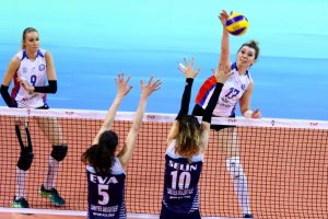 Nil&uuml;fer Belediyespor voleybolda ligde kaldı