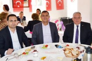 CHP'li &Ouml;zel'den 'g&uuml;&ccedil;ler ayrılığı' vurgusu
