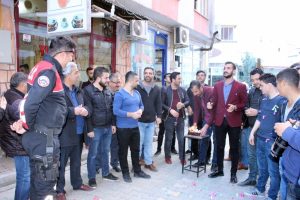 Kavga ihbarına giden polislere s&uuml;rpriz