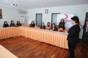 Bursa Nil&uuml;fer'de hasta ve yaşlılara eğitimli bakıcılar