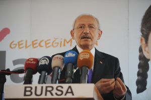 Bursa'da CHP lideri Kılı&ccedil;daroğlu'ndan 'canlı yayın &ccedil;ağrısı'