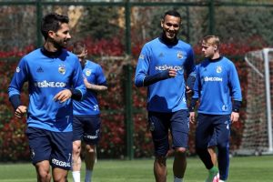 Fenerbah&ccedil;e'de derbi hazırlıkları s&uuml;r&uuml;yor