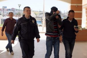 160 bin TL'lik ziynet eşyası &ccedil;alan dolandırıcı tutuklandı