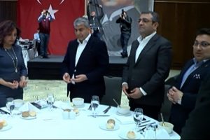 CHP'den azınlıklara oru&ccedil; yemeği