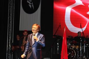 "Mustafa Kemal'i G&ouml;rd&uuml;m D&uuml;ş&uuml;mde" Bursalılarla buluştu