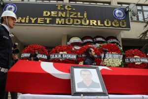 Şehit polis i&ccedil;in t&ouml;ren d&uuml;zenlendi