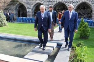 Miroğlu: Ne işi var Deniz Baykal'ın Mardin'de?