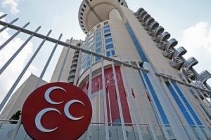 Bah&ccedil;eli'nin bırakması gerektiğini savunan MHP Kurucular Kurulu'ndan s&uuml;rpriz &ccedil;ıkış