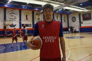 Cedi Osman: G&ouml;nl&uuml;m 3 takımın da D&ouml;rtl&uuml; Final'de olmasından yana