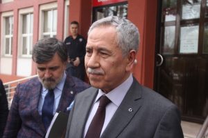 B&uuml;lent Arın&ccedil; hakim karşısına &ccedil;ıktı